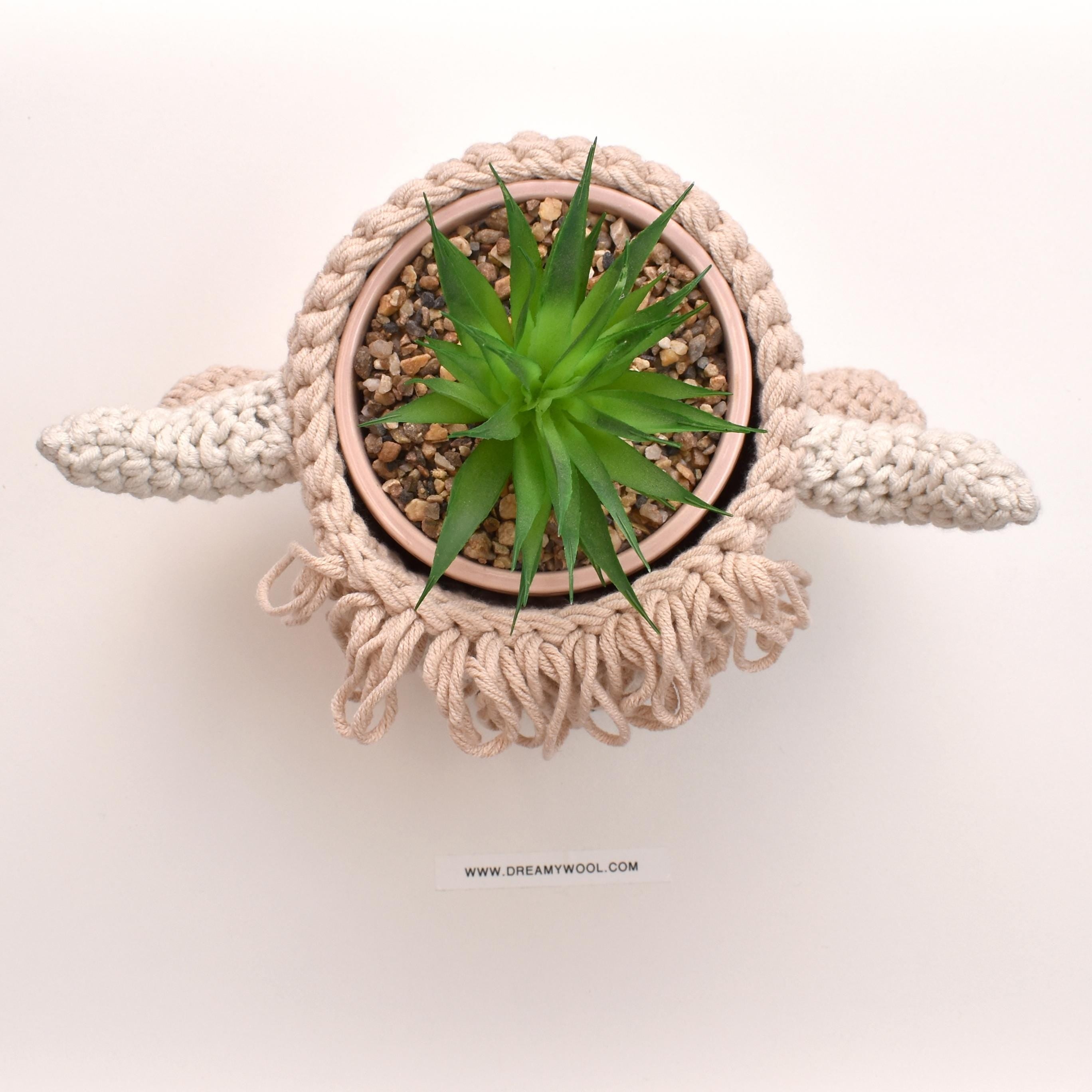 Highland Cow Crochet Basket Pattern PDF - Crochet Plant Pot Cover Pattern