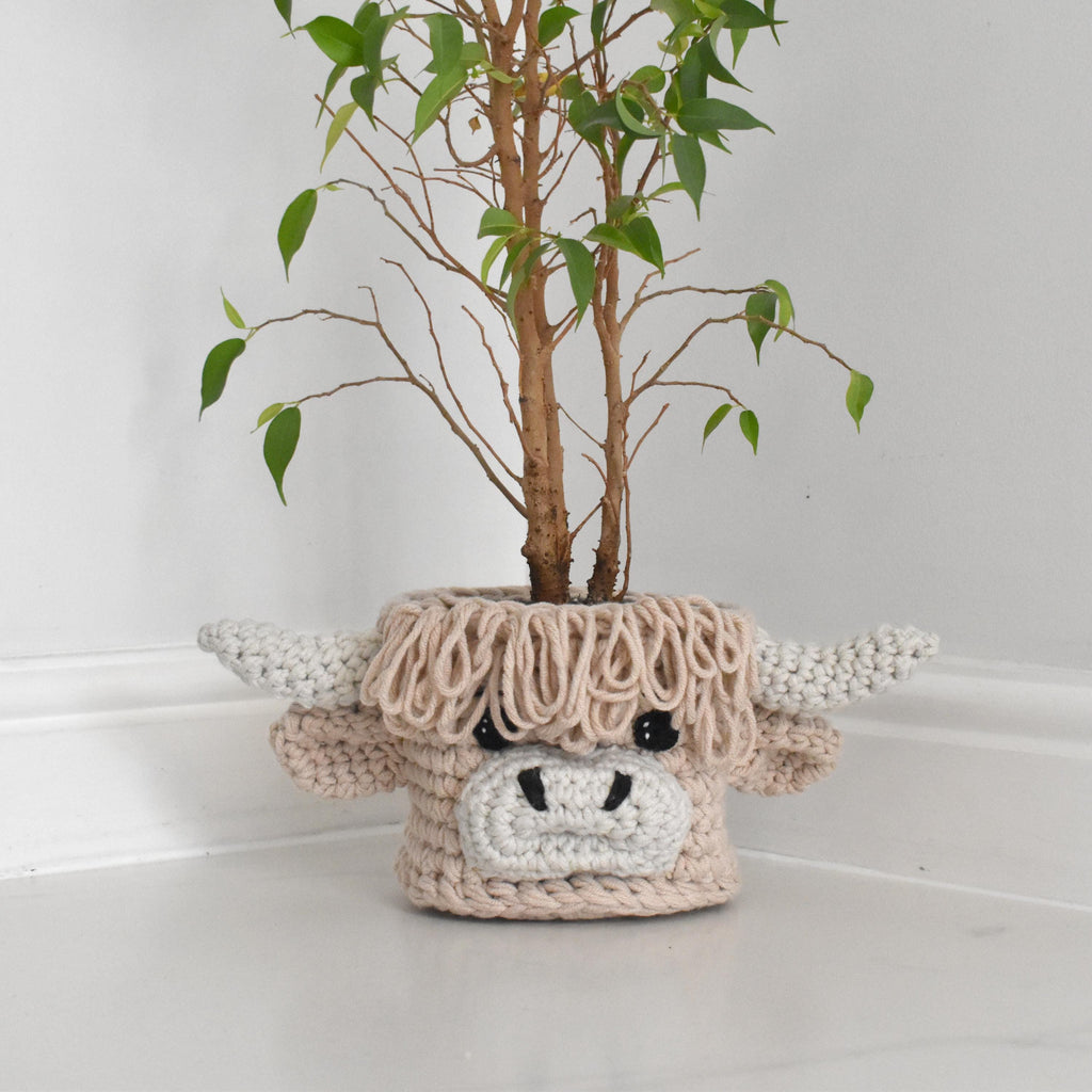 Highland Cow Crochet Basket Pattern PDF - Crochet Plant Pot Cover Pattern
